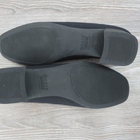 Munro Jet Black Traveler Shoes 1.5" Low Heel Square Closed Toe Slip On Sz 7 - Picture 13 of 15